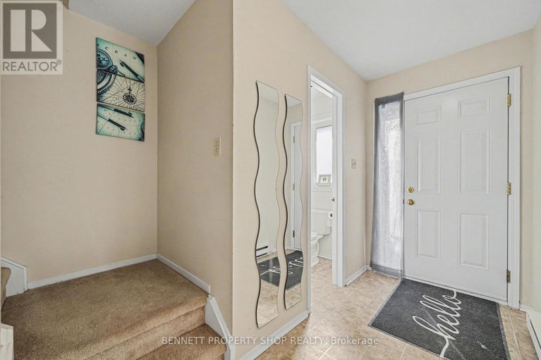 29448215/37-pixley-private/riverview-park/ottawa/ontario/K1G4C3_4