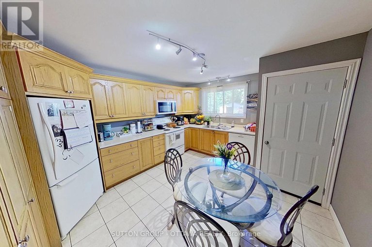 28916928/1000-adley-road-n/carson-grove/ottawa/ontario/K1J8B9_17