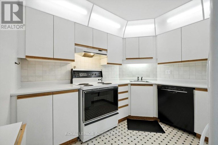 28800164/17-columbus-avenue/overbrook/ottawa/ontario/K1K1R2_14