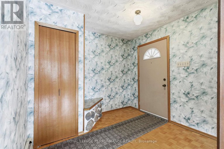 29233038/166-mccormick-road/alexandria/north-glengarry/ontario/K0C1A0_5