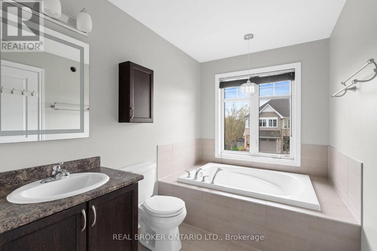 29464895/792-cedar-creek-drive/blossom-parkkemp-parkfindlay-creek/ottawa/ontario/K1T0M6_24