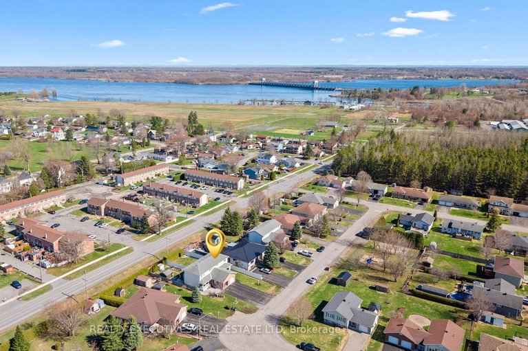 29633987/5520-bridlewood-court/iroquois/south-dundas/ontario/K0E1K0_34