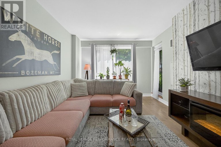 28676641/103-200-besserer-street/sandy-hill/ottawa/ontario/K1N0A7_9