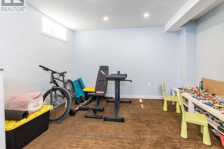 28873248/5c-woodvale-green/craig-henrywoodvale/ottawa/ontario/K2G4G9_26