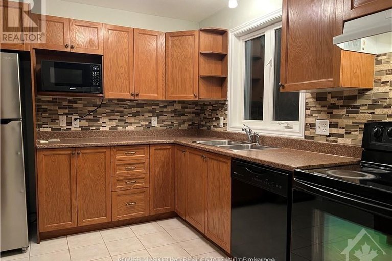 29319586/270-mica-crescent/town-of-rockland/clarence-rockland/ontario/K4K0E2_7