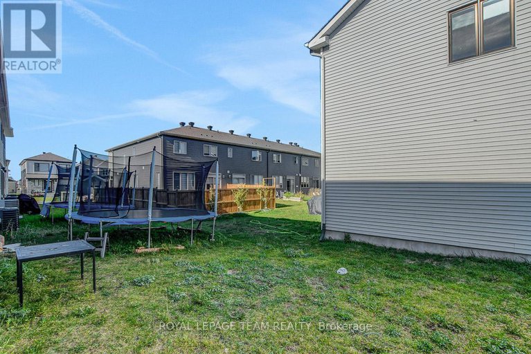 28979703/163-yearling-circle/goulbourn-twp-from-franktown-rdsouth-to-rideau/ottawa/ontario/K0A2Z0_42