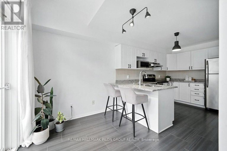28631478/243-cityview-crescent/springridgeeast-village/ottawa/ontario/K4A0T9_9