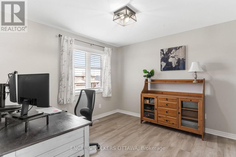 29651114/56-settlement-lane/village-of-russell/russell/ontario/K4R0A4_35