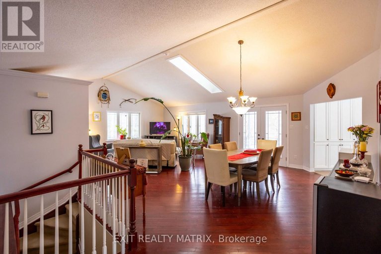 29607384/2468-gagne-road/clarencerockland-twp/clarence-rockland/ontario/K0A2A0_11