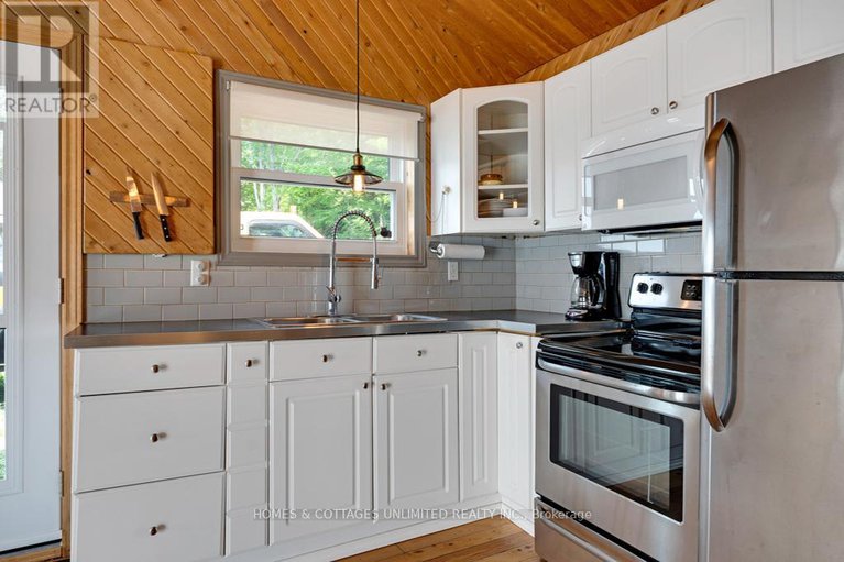28556041/185-maple-hollow-drive/lanark-highlands-dalhousie-twp/lanark-highlands/ontario/K0G1M0_15