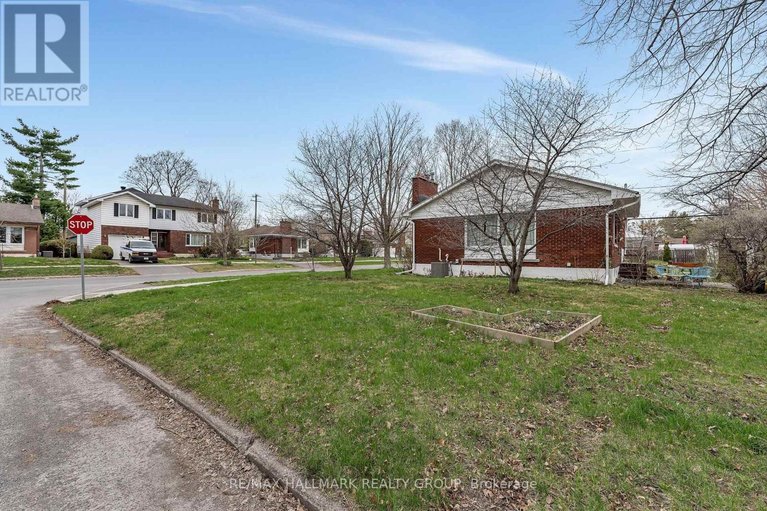 29684996/735-chapman-boulevard/elmvale-acres/ottawa/ontario/K1G1T7_39
