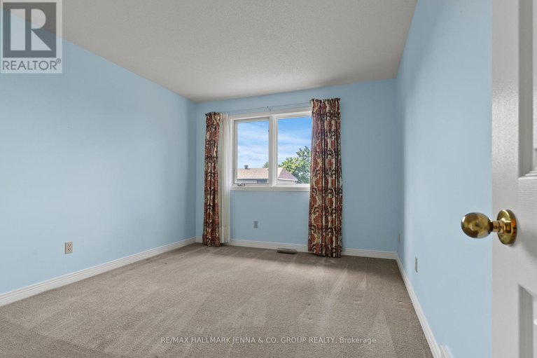 28694568/28-pine-bluff-trail/stittsville-central/ottawa/ontario/K2S1E1_22