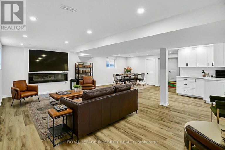 29252568/32-aconitum-way/blossom-parkkemp-parkfindlay-creek/ottawa/ontario/K1T0S1_42