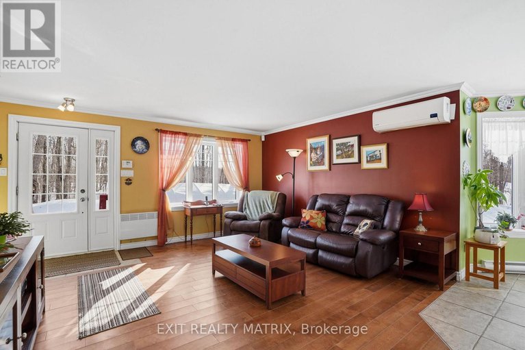 29431063/8150-montee-lemieux-road/east-hawkesbury/ontario/K0B1M0_3