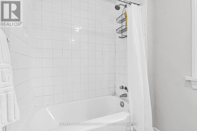 29437616/9-rock-avenue/lindenlea/ottawa/ontario/K1M1A5_27