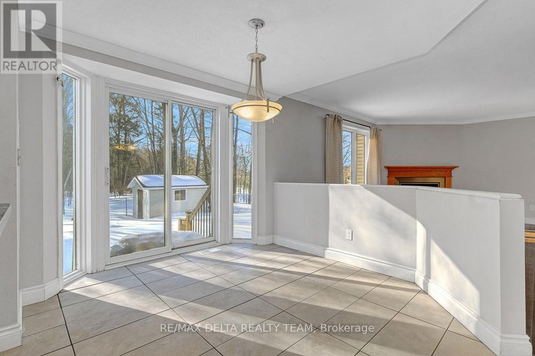 29424744/1662-hunters-run-drive-w/chapel-hill/ottawa/ontario/K1C2H3_12