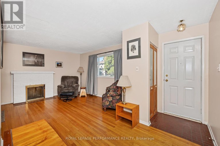 28956685/890-bermuda-avenue/overbrookcastle-heights/ottawa/ontario/K1K0V9_3