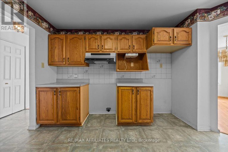 28835294/1024-miss-ottawa-street/beacon-hill-south/ottawa/ontario/K1J7B1_16