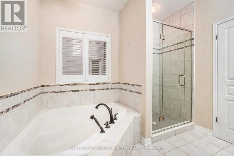 28981674/221-madhu-crescent/mooneys-bay/ottawa/ontario/K2C4J2_24