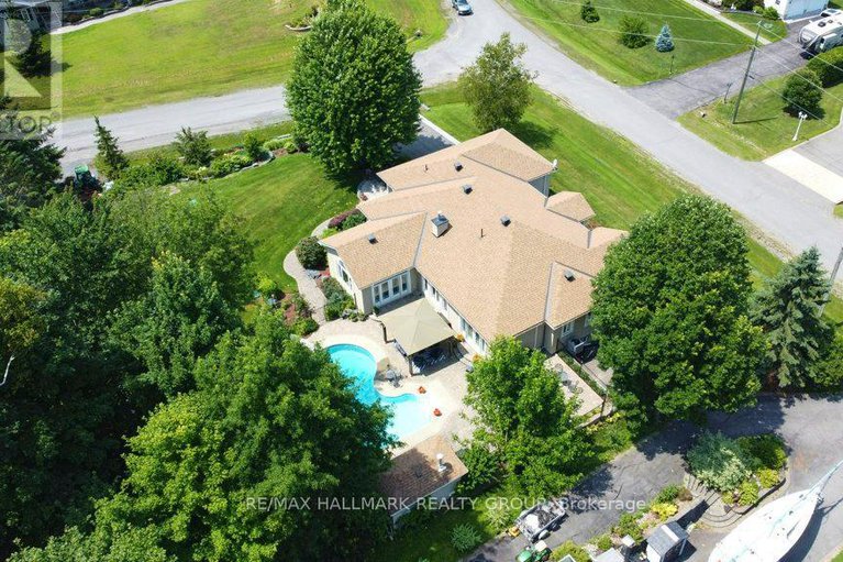28498840/2680-pierrette-drive/cumberland-estates/ottawa/ontario/K4C1B6_48