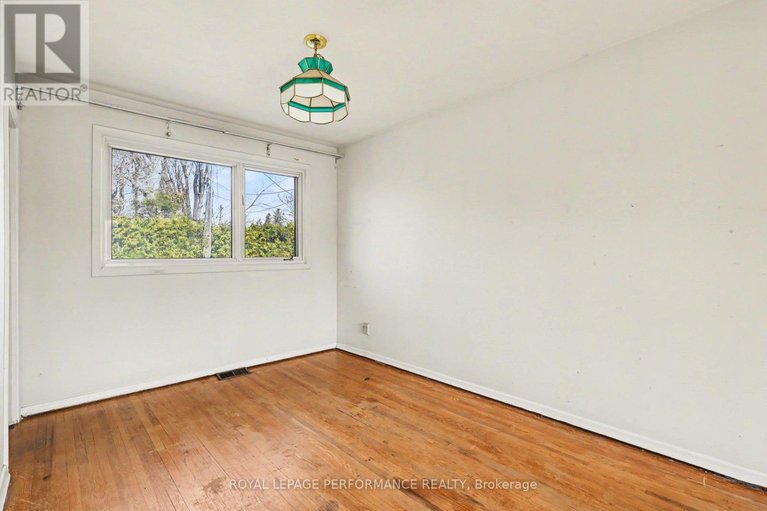 29614831/767-cross-avenue/elmvale-acresurbandale/ottawa/ontario/K1G3C9_8