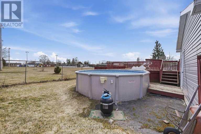 29596736/3721-champlain-street/clarencerockland-twp/clarence-rockland/ontario/K0A1E0_25