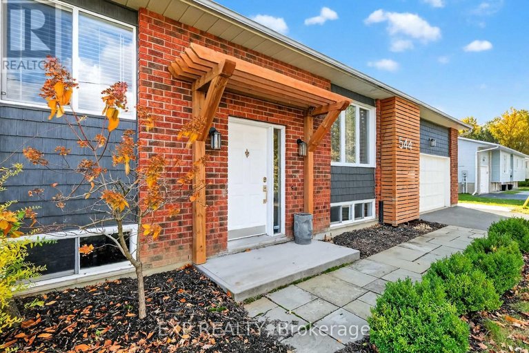 29690360/544-loucks-drive/village-of-russell/russell/ontario/K4R1B6_4