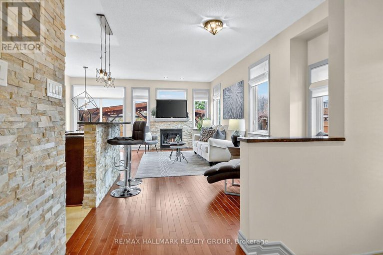 29111123/668-bowercrest-crescent/riverside-southgloucester-glen/ottawa/ontario/K1V2M2_6