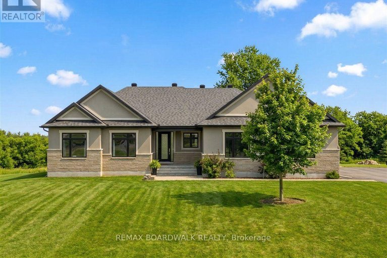 29565917/137-coyles-drive-s/beckwith-twp/beckwith/ontario/K0A1B0_1