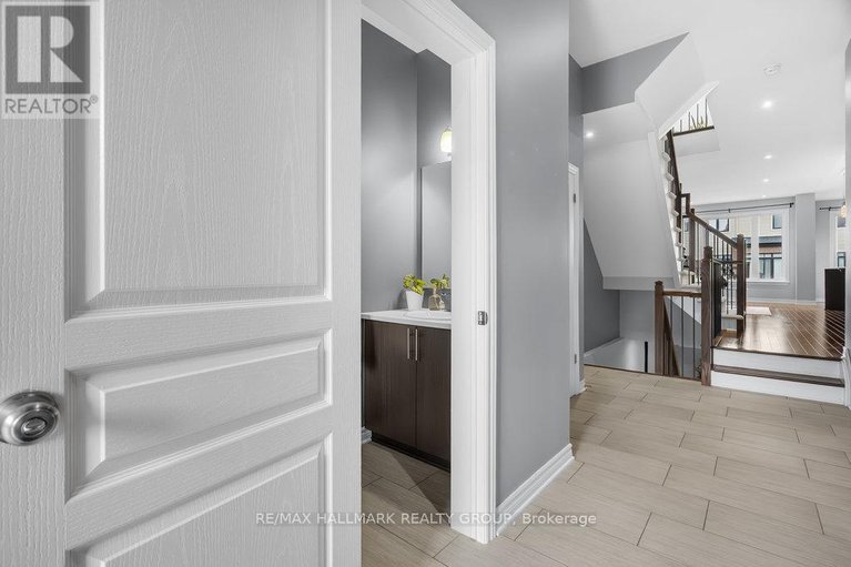 28361267/107-nutting-crescent/riverside-southgloucester-glen/ottawa/ontario/K4M0C3_5