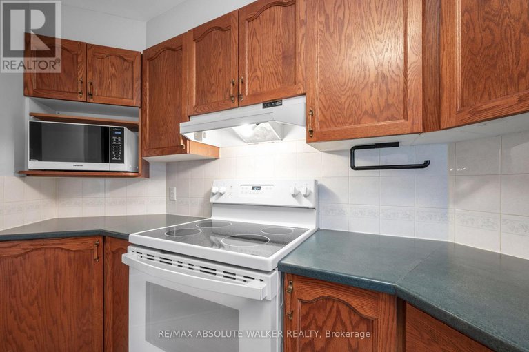 29081354/1673-locksley-lane/beaconwood/ottawa/ontario/K1J1B6_6