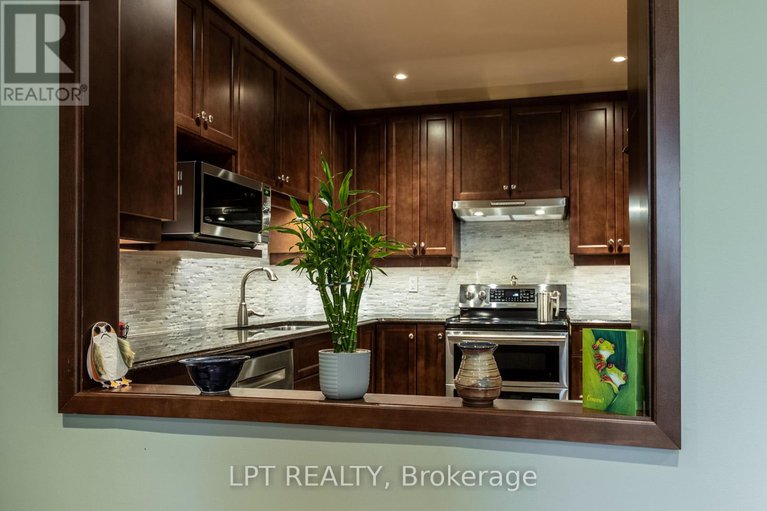 28831575/491-valade-crescent/fallingbrookpineridge/ottawa/ontario/K4A2W6_18