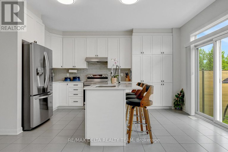 28745097/370-aquaview-drive/avalon-east/ottawa/ontario/K4A5K5_11