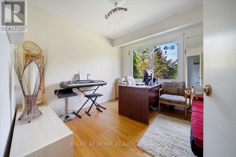 29161364/1-harrogate-place/crystal-beach/ottawa/ontario/K2H5L6_4