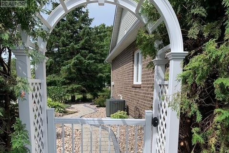 29666144/45-burnstead-crescent/emerald-meadowstrailwest/ottawa/ontario/K2M2T4_49