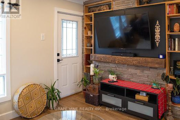 28348323/8942-mitch-owens-road/osgoode-twp-north-of-reg-rd-6/ottawa/ontario/K0A1V0_10