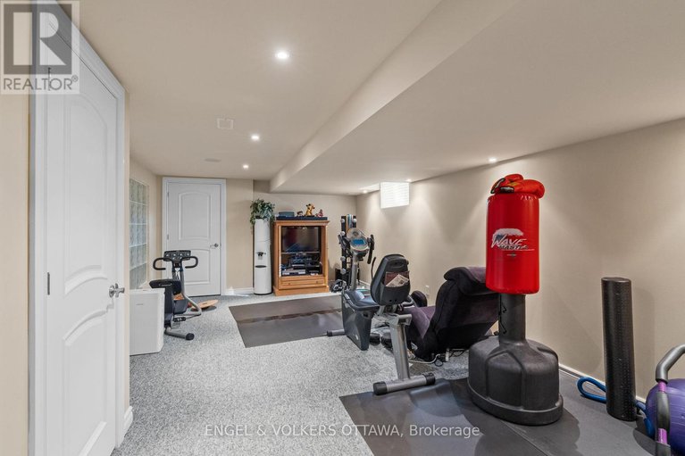 28485285/24-doris-avenue/blossom-parkkemp-parkfindlay-creek/ottawa/ontario/K1T3W8_36
