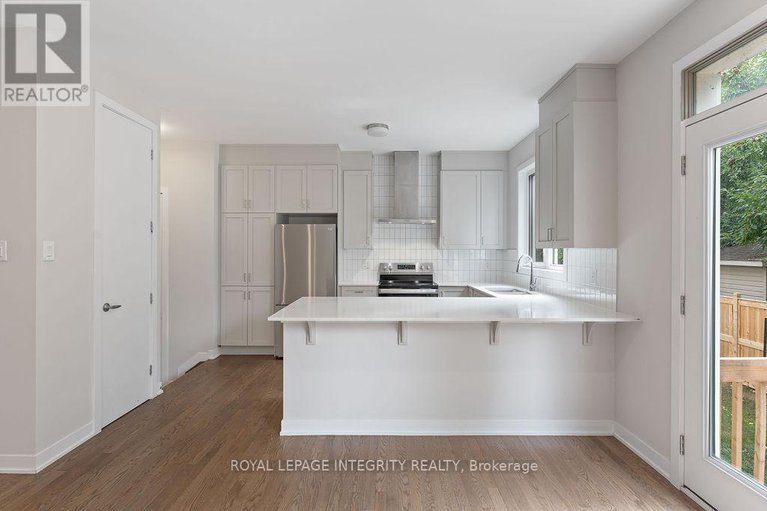 28798690/255-falsetto-street/mer-bleuebradley-estatesanderson-park/ottawa/ontario/K1W1E9_6