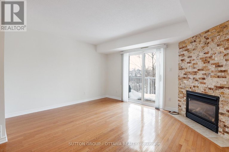 29373645/115-tall-pines-private/leslie-park/ottawa/ontario/K2H1H1_12