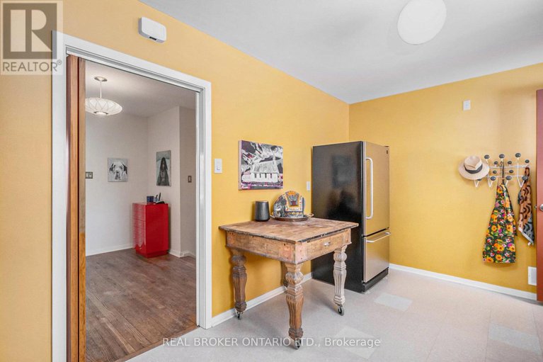 28867748/805-nicholson-avenue/mooneys-bayriverside-park/ottawa/ontario/K1V6N4_11
