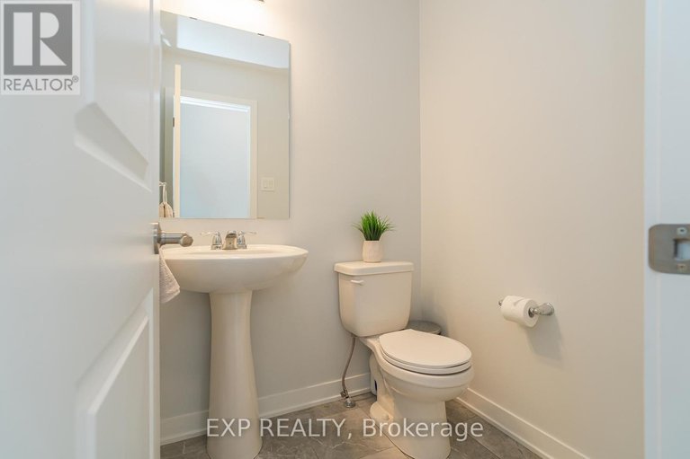 28798703/676-quilter-row/goulbourn-twp-from-franktown-rdsouth-to-rideau/ottawa/ontario/K0A2Z0_4
