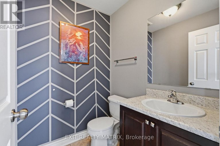 29688249/388-quartz-avenue/town-of-rockland/clarence-rockland/ontario/K4K0C7_4