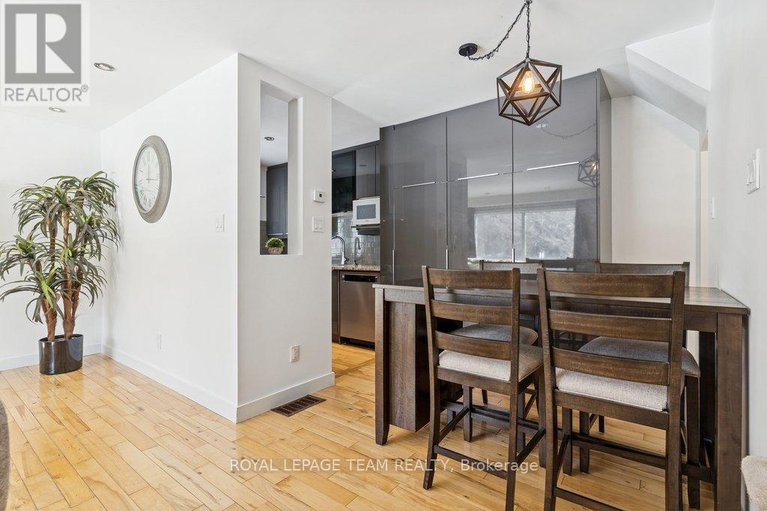 29406078/109-15b-forester-crescent/westcliffe-estates/ottawa/ontario/K2H8Y1_9