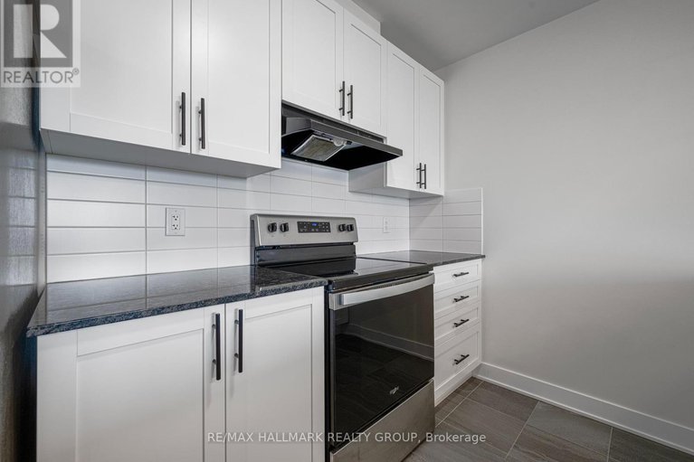 28470384/6357-perth-street/btwn-franktown-rd-fallowfield-rd/ottawa/ontario/K0A2Z0_17