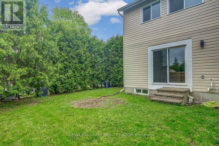 29211937/1701-lafrance-drive/queenswood-heights-south/ottawa/ontario/K1E2L7_33