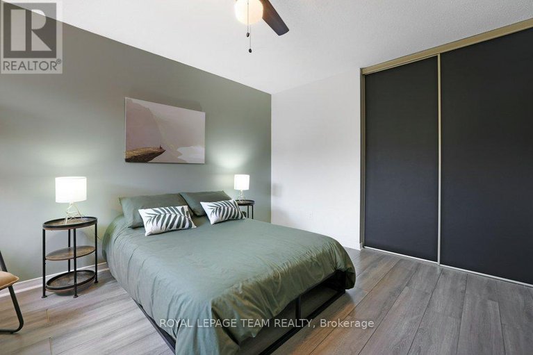28522929/8-black-rivers-place/bridlewood/ottawa/ontario/K2M2E2_32