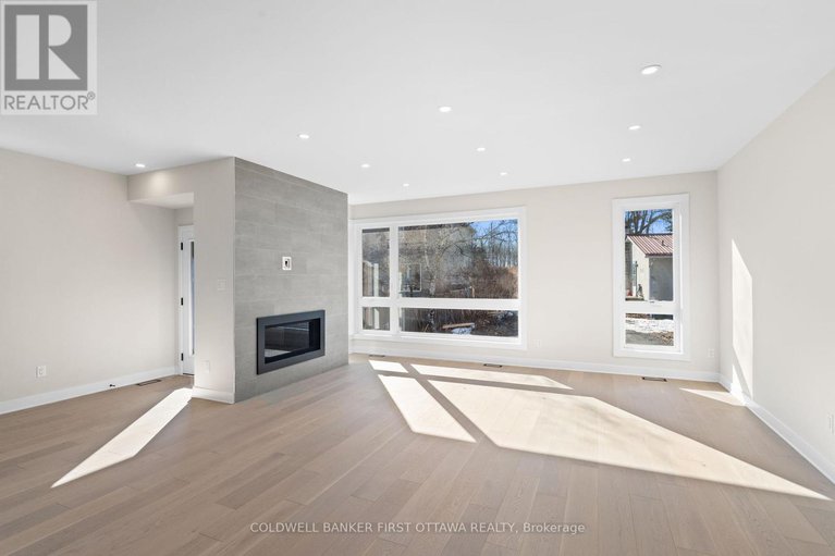 28450244/279-enclave-walk/mer-bleuebradley-estatesanderson-park/ottawa/ontario/K1W0J5_19