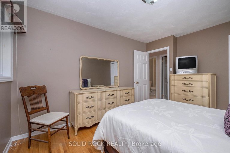 29029576/7-conover-street/manordale/ottawa/ontario/K2G0Z2_18