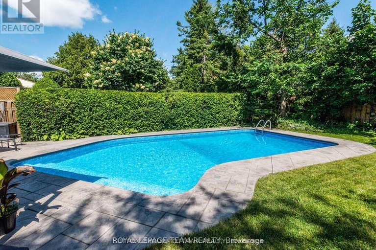 29456628/998-harkness-avenue-avenue/riverside-park/ottawa/ontario/K1V6P2_36