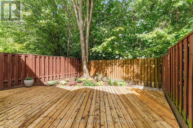 28816941/33-83-glen-park-drive/blackburn-hamlet-south/ottawa/ontario/K1B3Z1_34